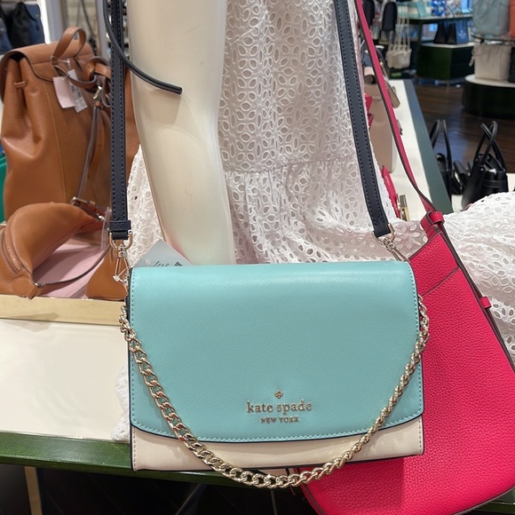 Kate Spade carson convertible crossbody
POOLSIDE MULTI - Picture 11 of 16